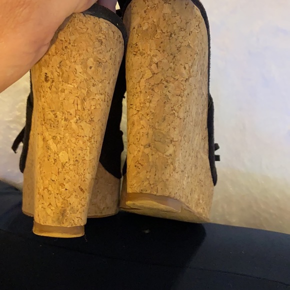 Black, peep toe, fringe wedges…. SPOT ON! - Picture 5 of 6